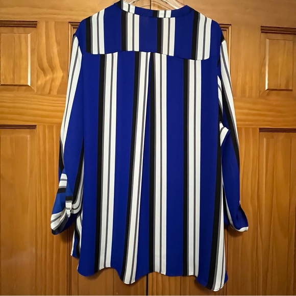 Cato Blue and White 3/4 Sleeve Buttoned Blouse - Picture 3 of 9